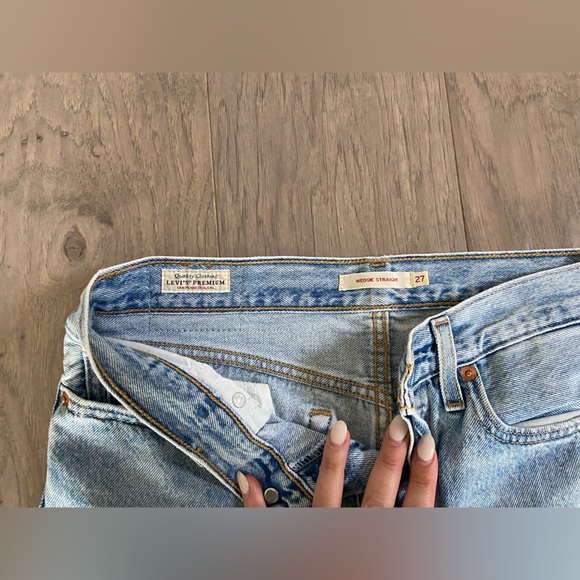 Levi’s Wedgie High-Waisted Jean - Picture 7 of 8